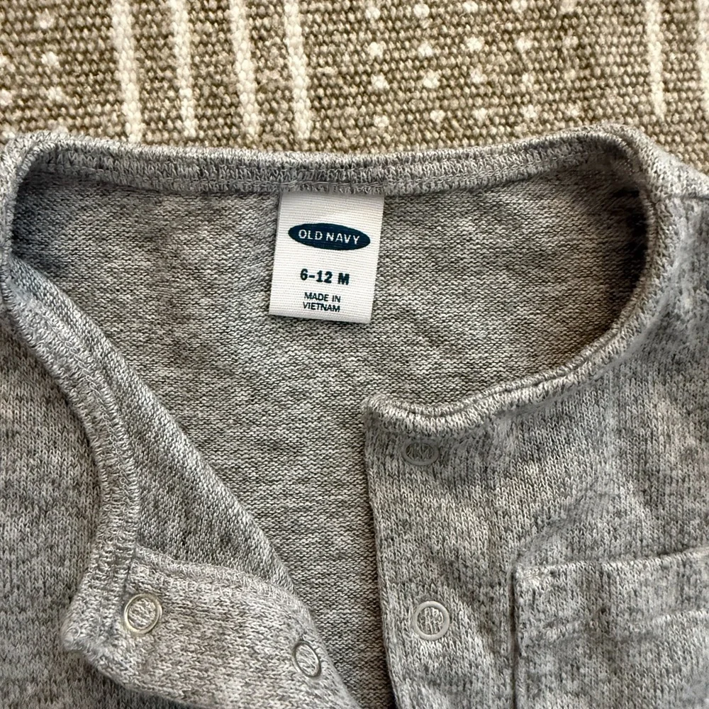 Old Navy Heather Gray Knit Baby Romper